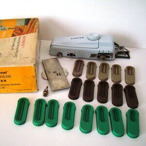 Singer Professional Buttonholer 161829 for Slant Needle Zig-Zag Sewing Machine